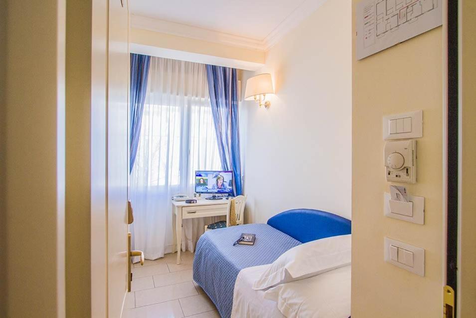 Hotel Nelson Riccione Esterno foto