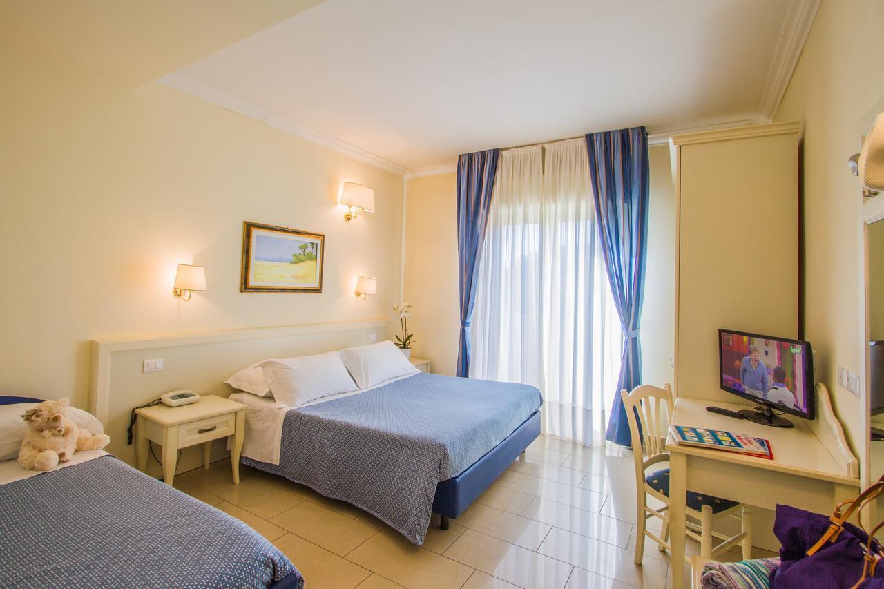 Hotel Nelson Riccione Esterno foto
