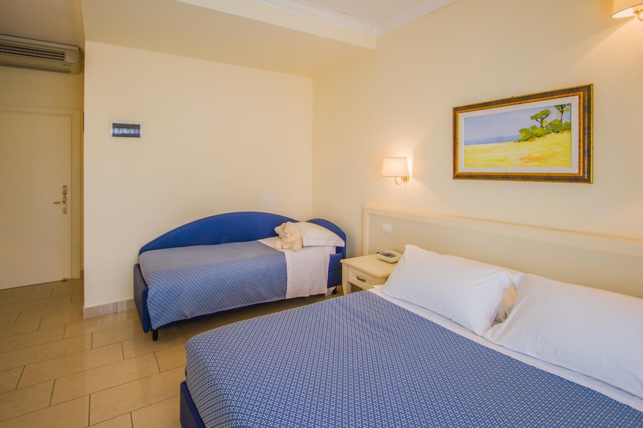 Hotel Nelson Riccione Esterno foto