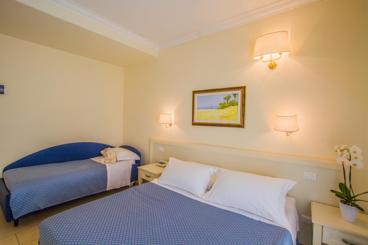 Hotel Nelson Riccione Esterno foto
